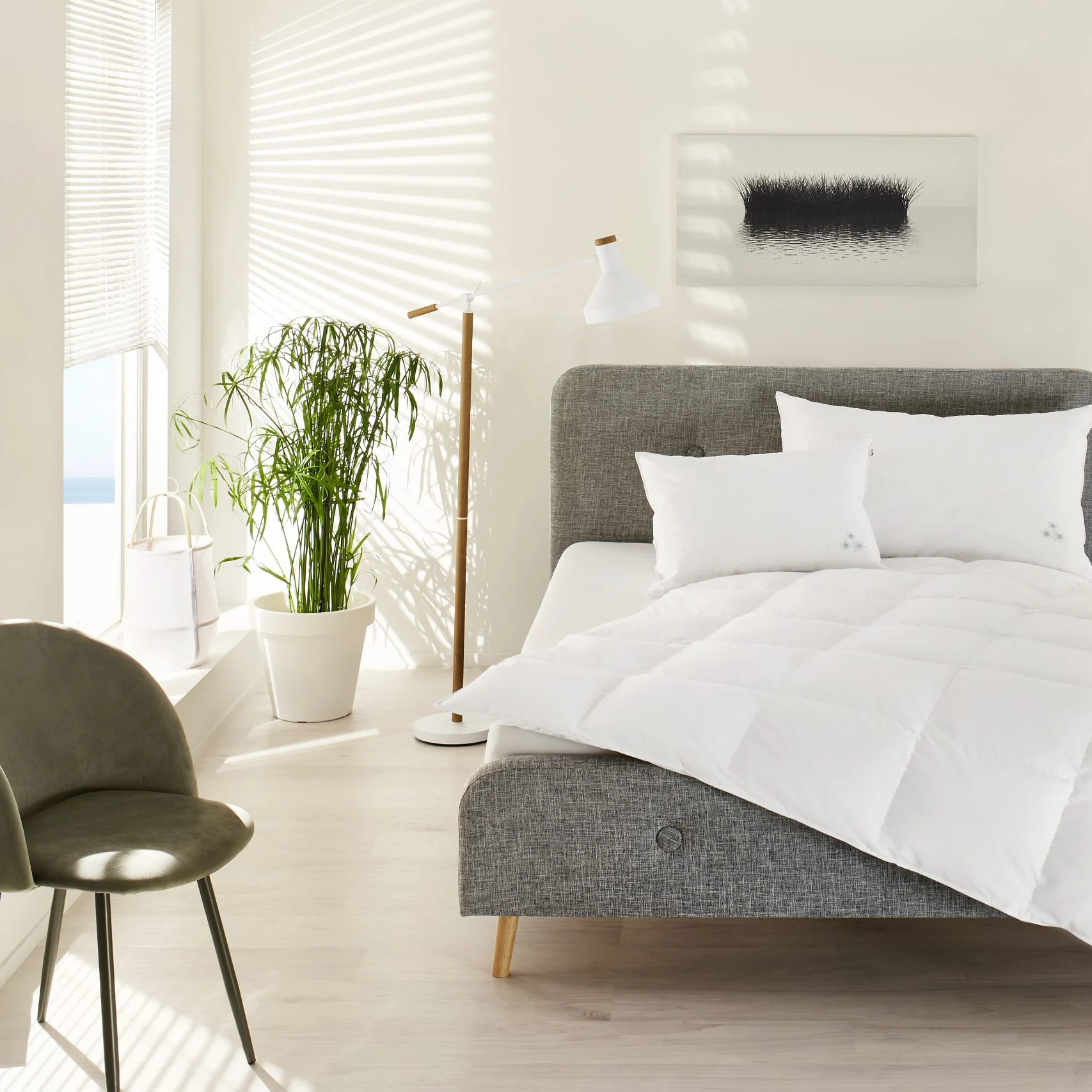 White & Elegant Down Duvet